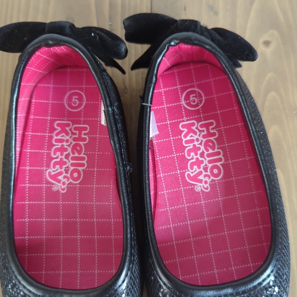 Hello Kitty Kids/Girls Sparkly Sequin Shoes - Picture 4 of 5